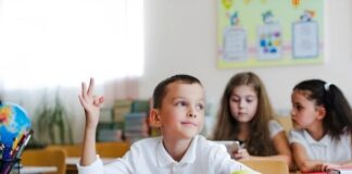 После обстрела: как в пятницу будут работать школы и детсады в Одессе