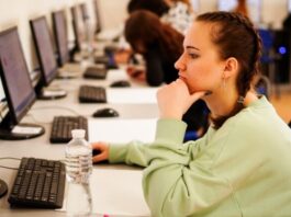 Выпускники на Одесчине сдавали НМТ в укрытии до половины одиннадцатого вечера из-за рекордной тревоги