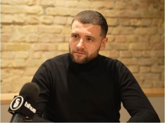 Намагається &laquo;мобілізуватися&raquo; за&nbsp;схемою Насірова,&nbsp;&mdash; Мосійчук про ексрадника&nbsp;ОП Артема Шила